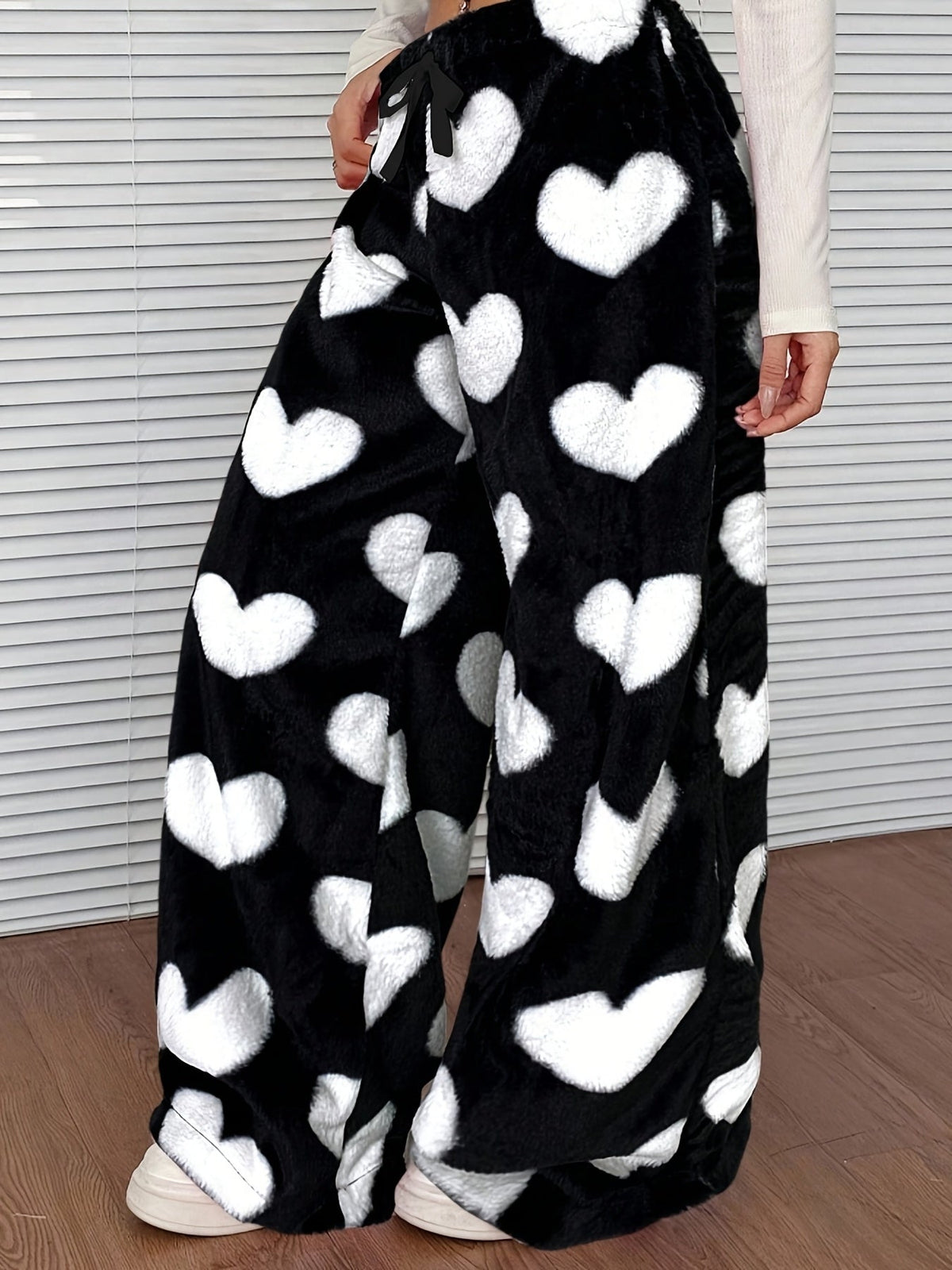 Pantalon large à carreaux en maille peluche — Amielle Paris