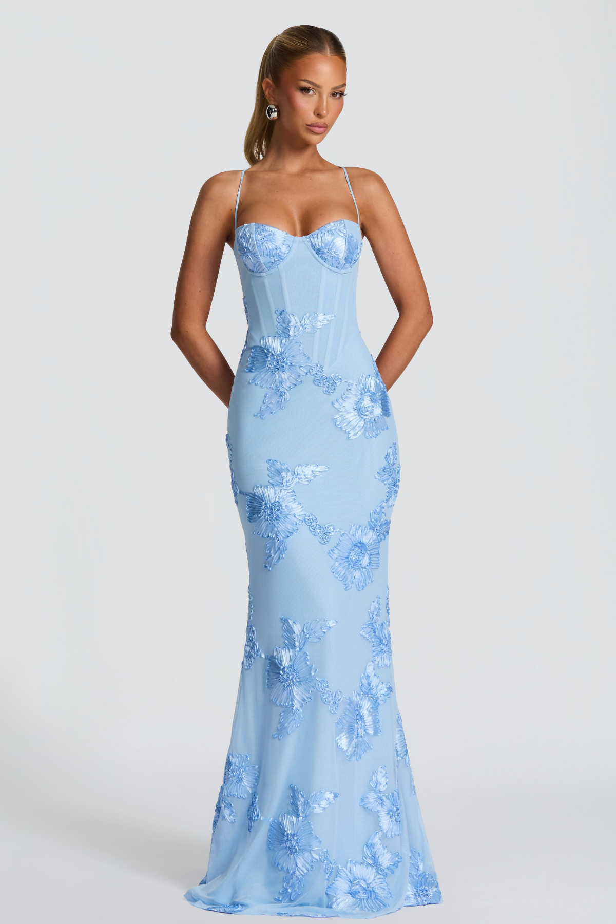Seraphina — Robe longue à broderies florales — Amielle Paris