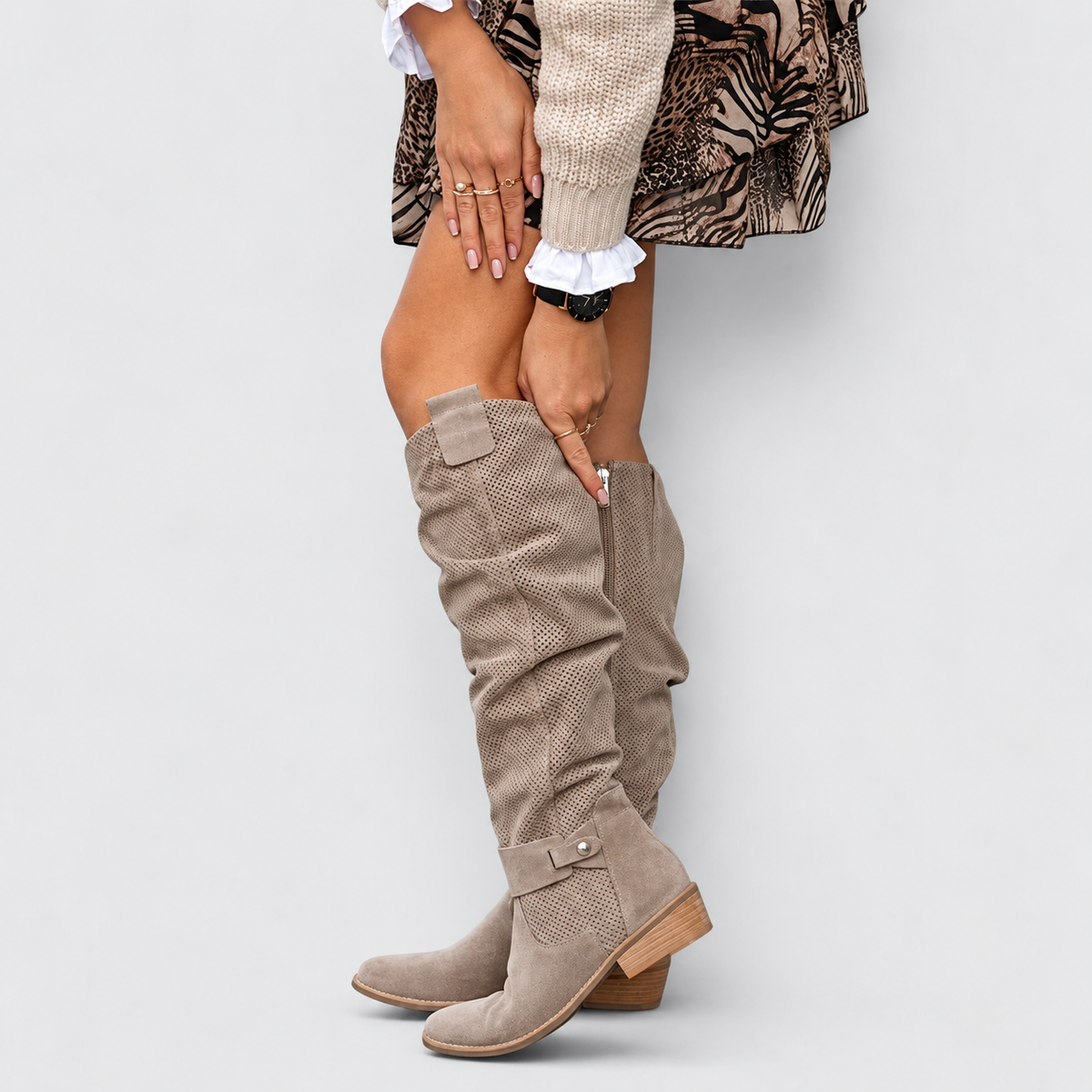 Wendy — Bottes hautes plissées à zip latéral — Amielle Paris