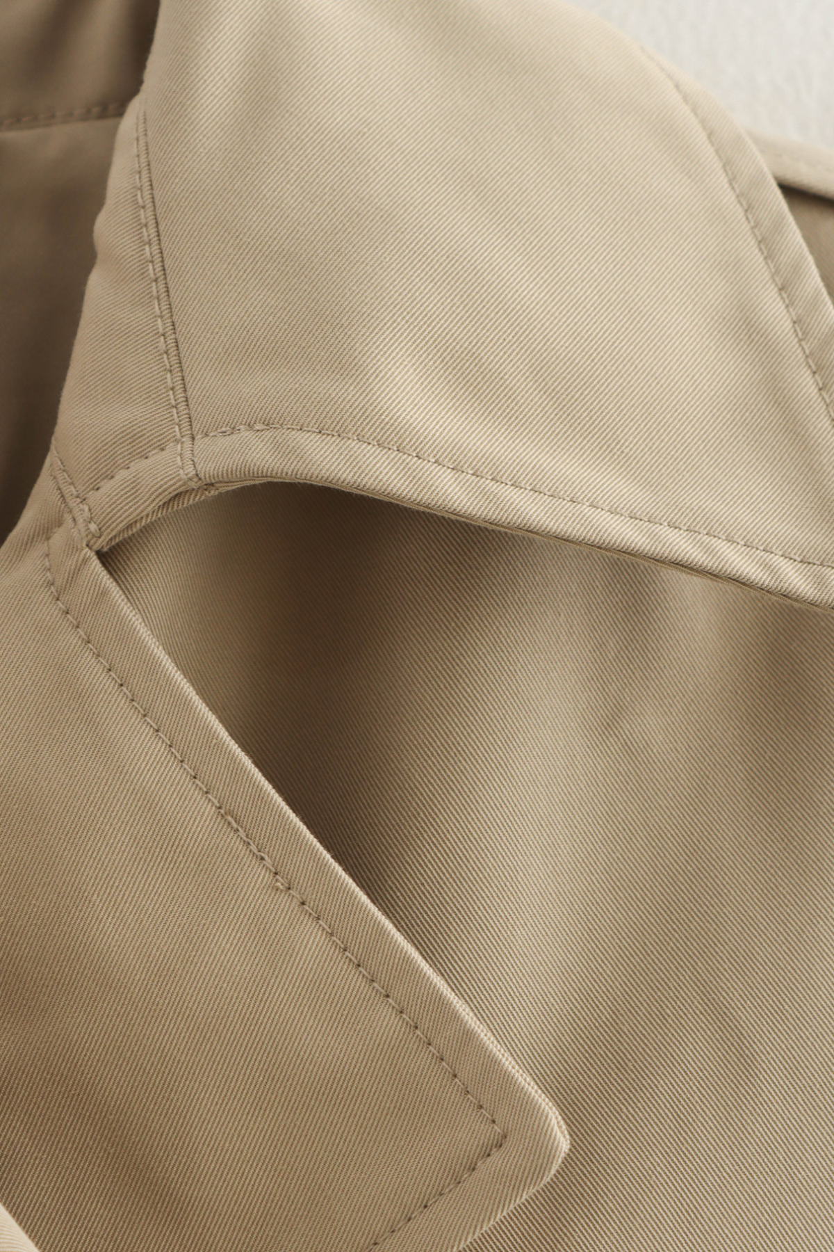 Indy — Trench court en gabardine — Amielle Paris