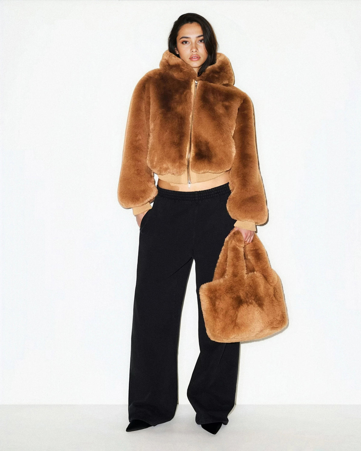 Elara — Blouson court en fausse fourrure — vue 2