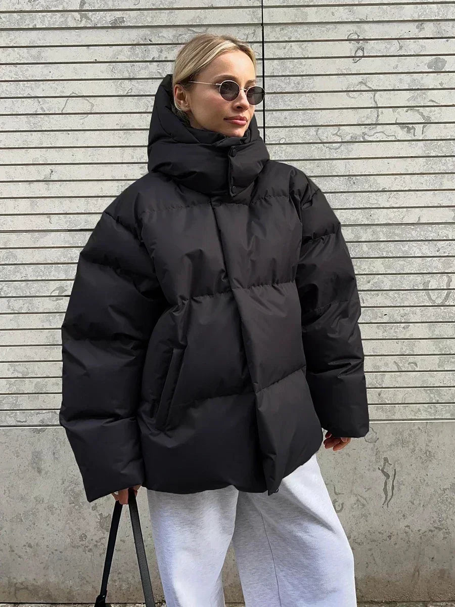 Serena — Doudoune ample à capuche — Amielle Paris