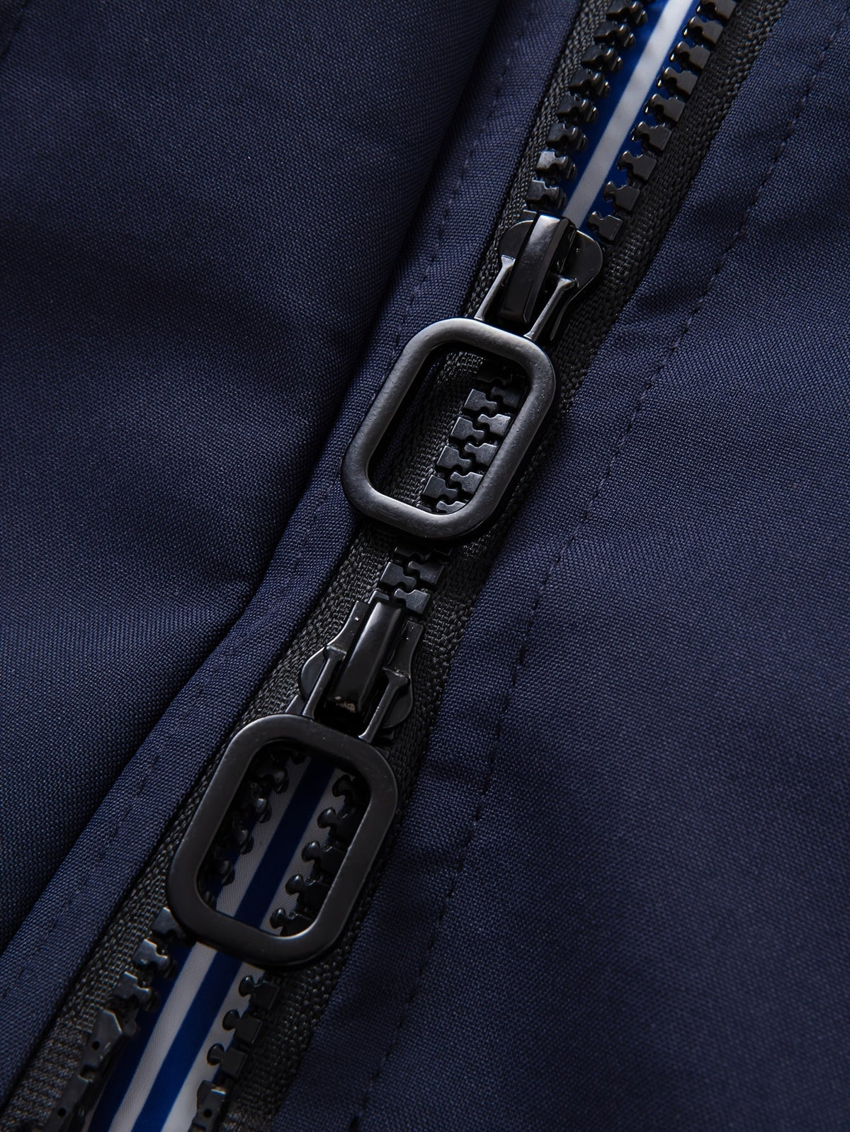 Parka longue à capuche et taille ajustable — Amielle Paris