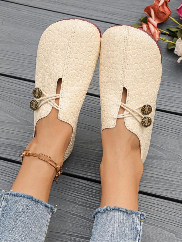 Mocassins aspect cuir patiné à brides décoratives — Amielle Paris