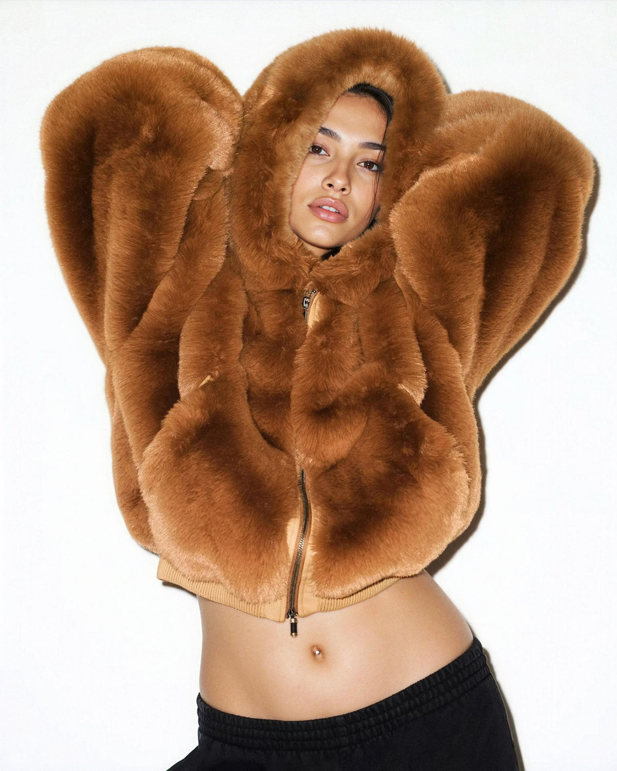 Elara — Blouson court en fausse fourrure — vue 10
