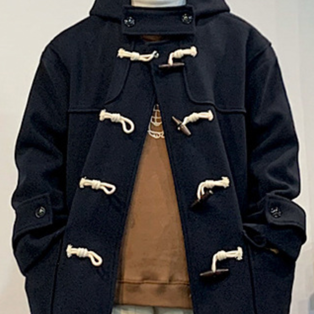 Talia — Manteau long à capuche et brandebourgs — Amielle Paris