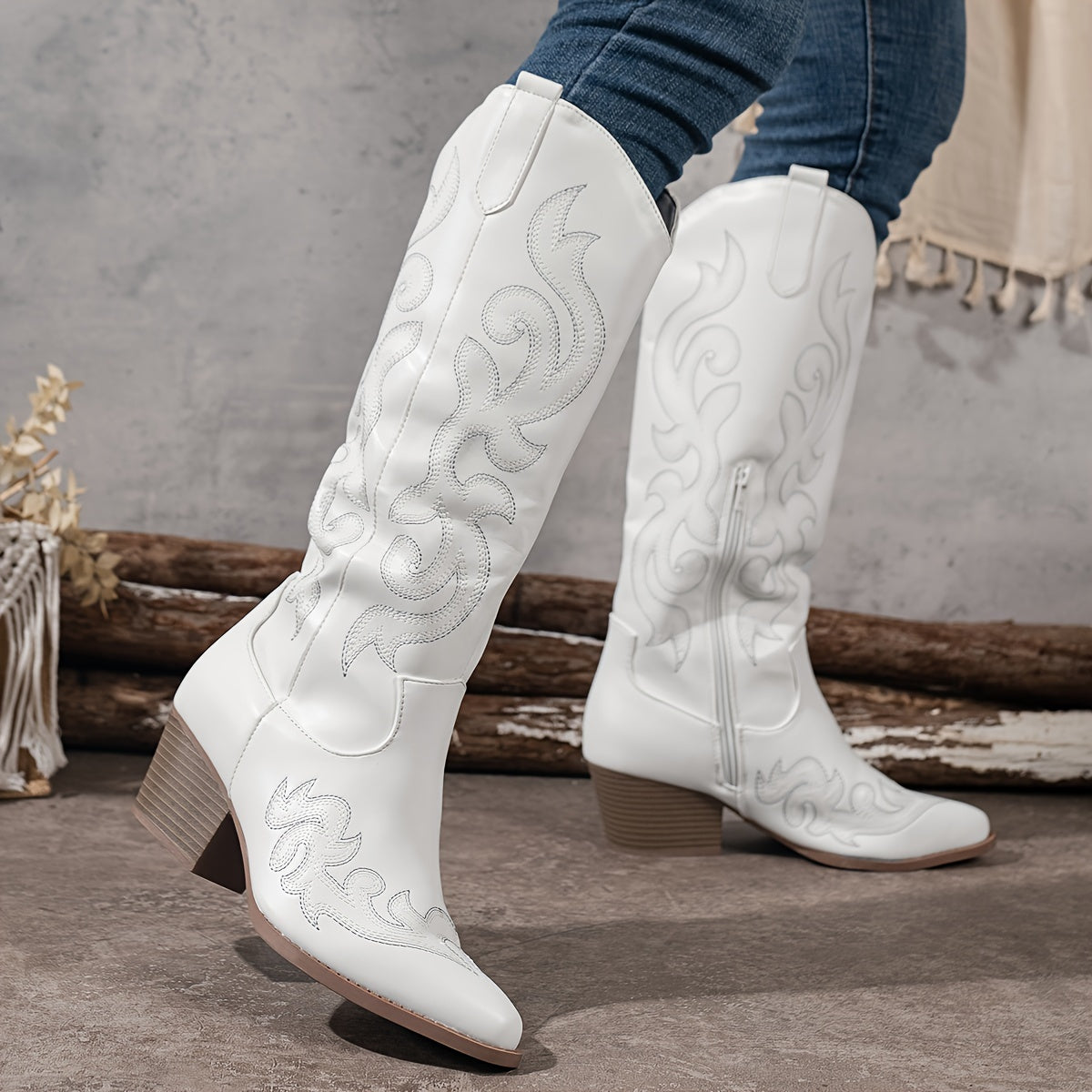 Bottes western hautes à broderies — Amielle Paris
