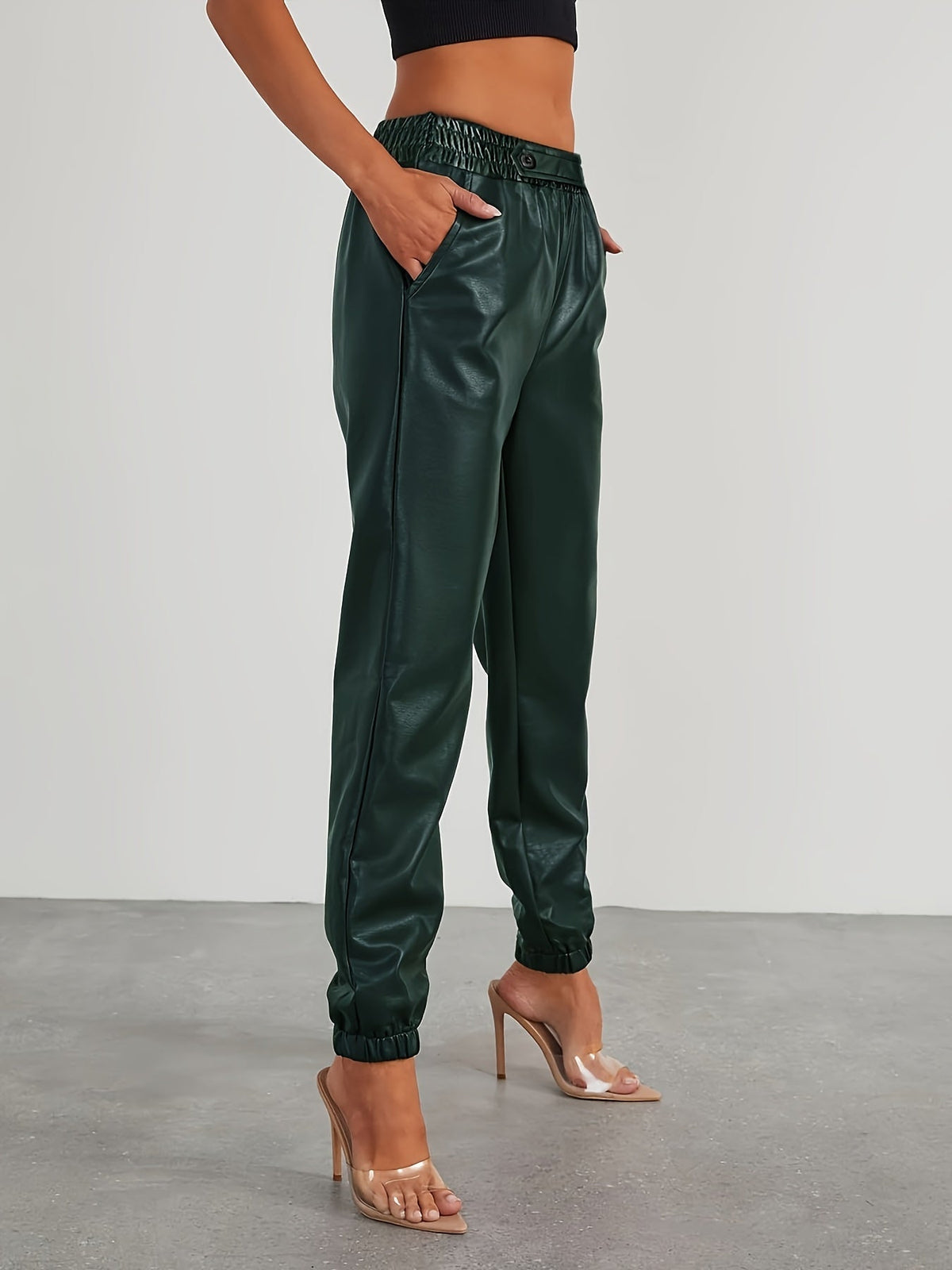 Pantalon aspect cuir à taille et chevilles élastiquées — Amielle Paris