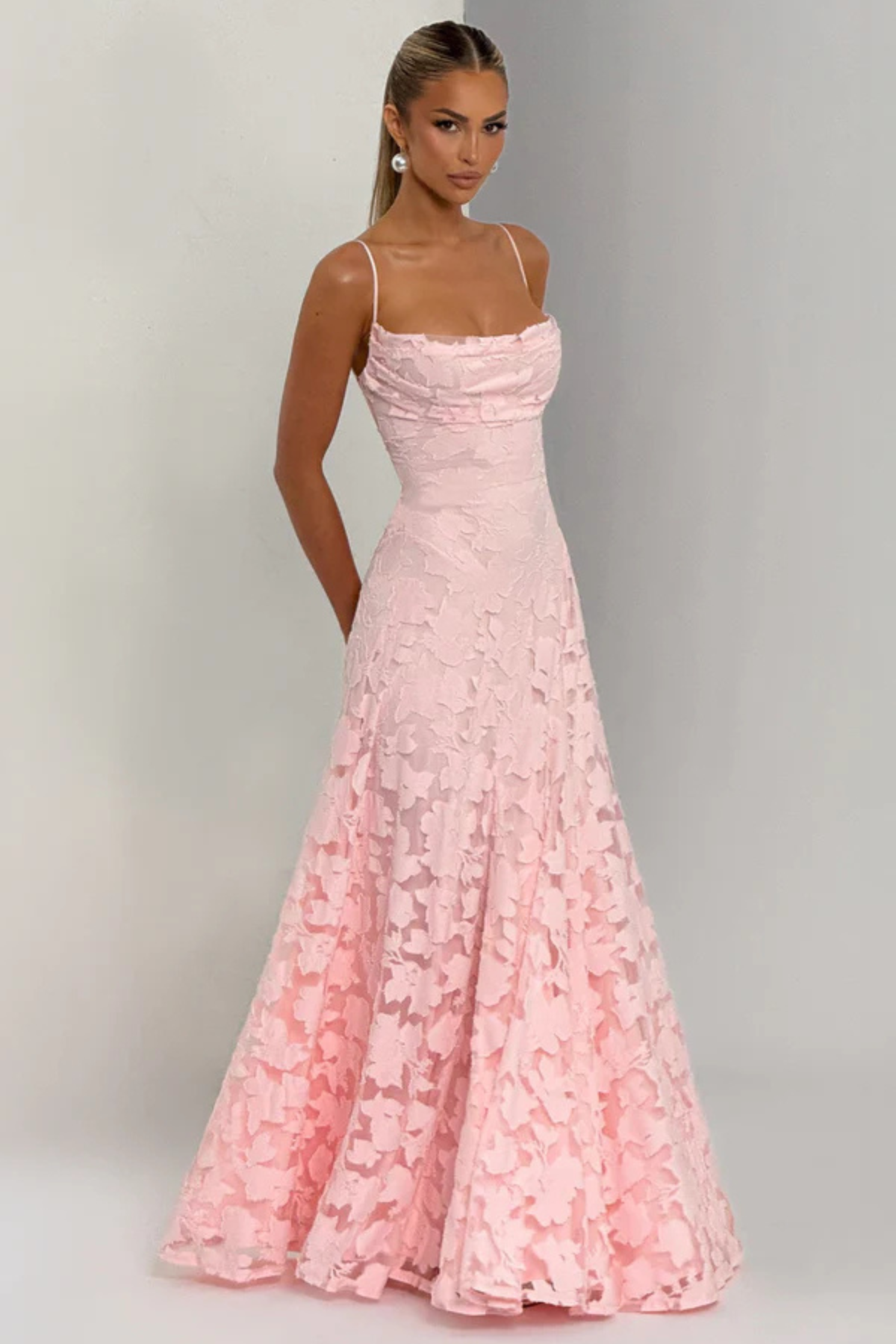 Violaine — Robe longue à fleurs en relief — Amielle Paris