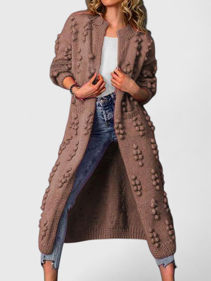 Clara — Cardigan long boutonné en maille en relief — Amielle Paris