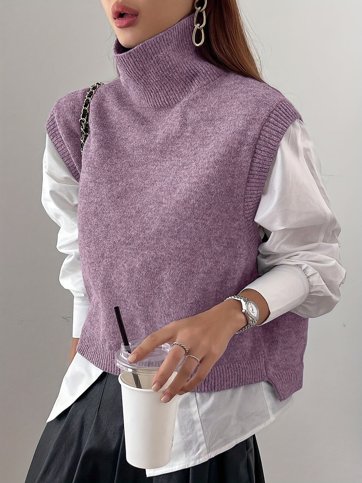 Pull sans manches à col roulé et fentes — Amielle Paris