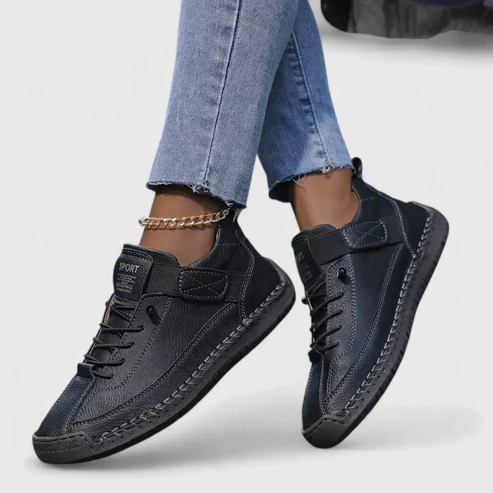 Chaussures à lacets et coutures apparentes — Amielle Paris