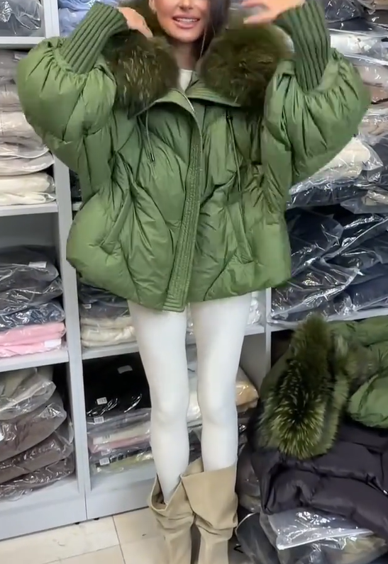 Vivienne — Doudoune courte à capuche bordée — Amielle Paris