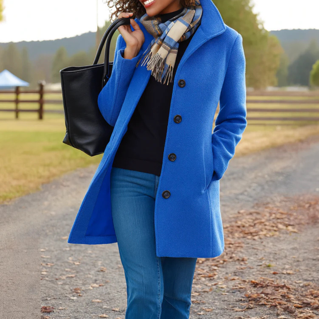 Manteau long à patte de boutonnage et revers — Amielle Paris