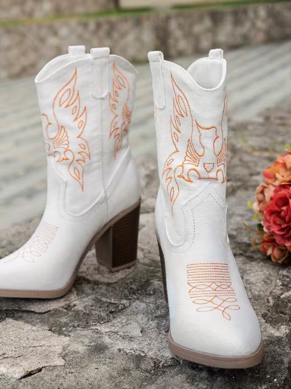 Bottines western en denim brodé Avessa — Amielle Paris