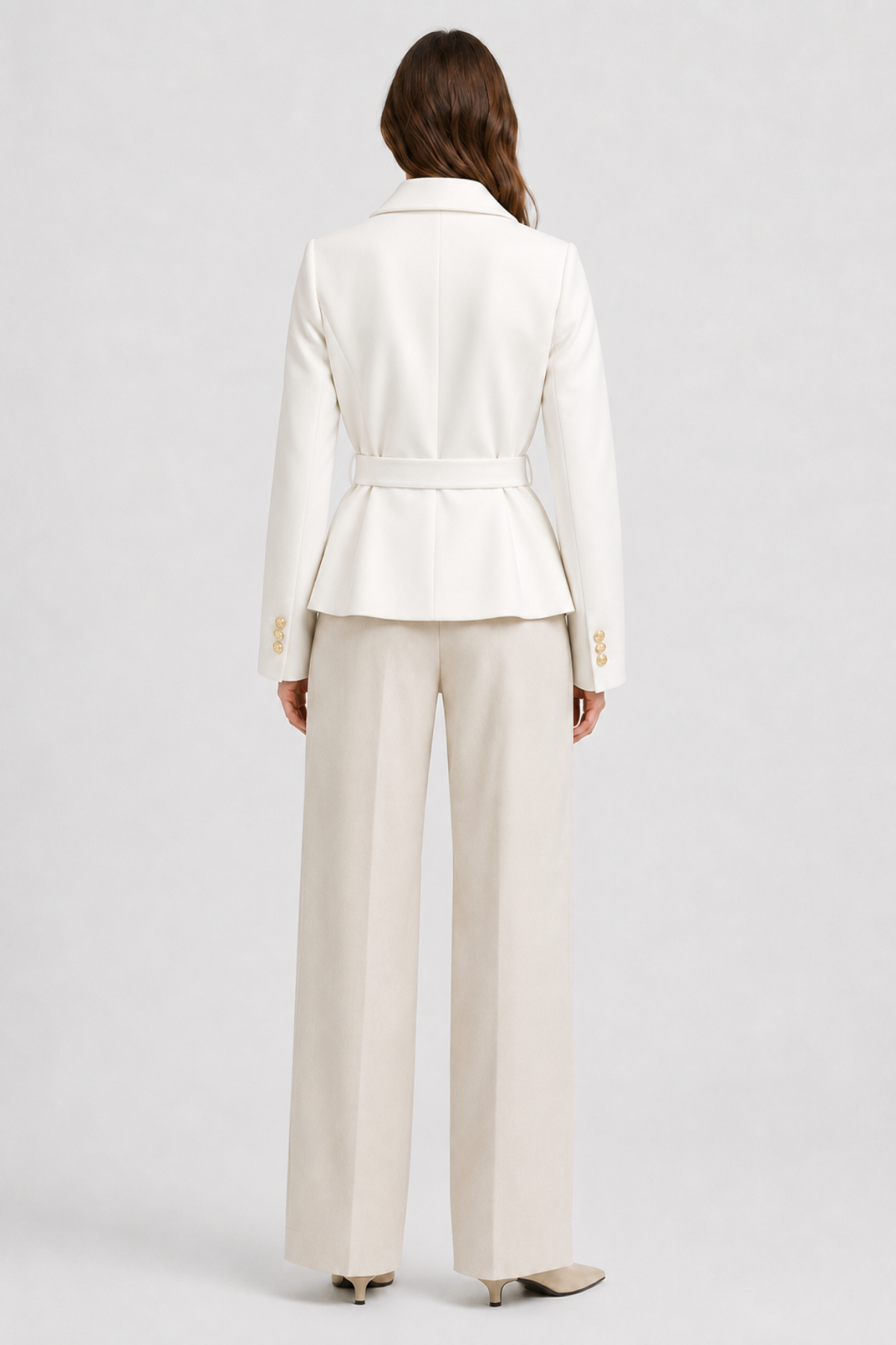 Tissary — Blazer ceinturé à boutons dorés — Amielle Paris