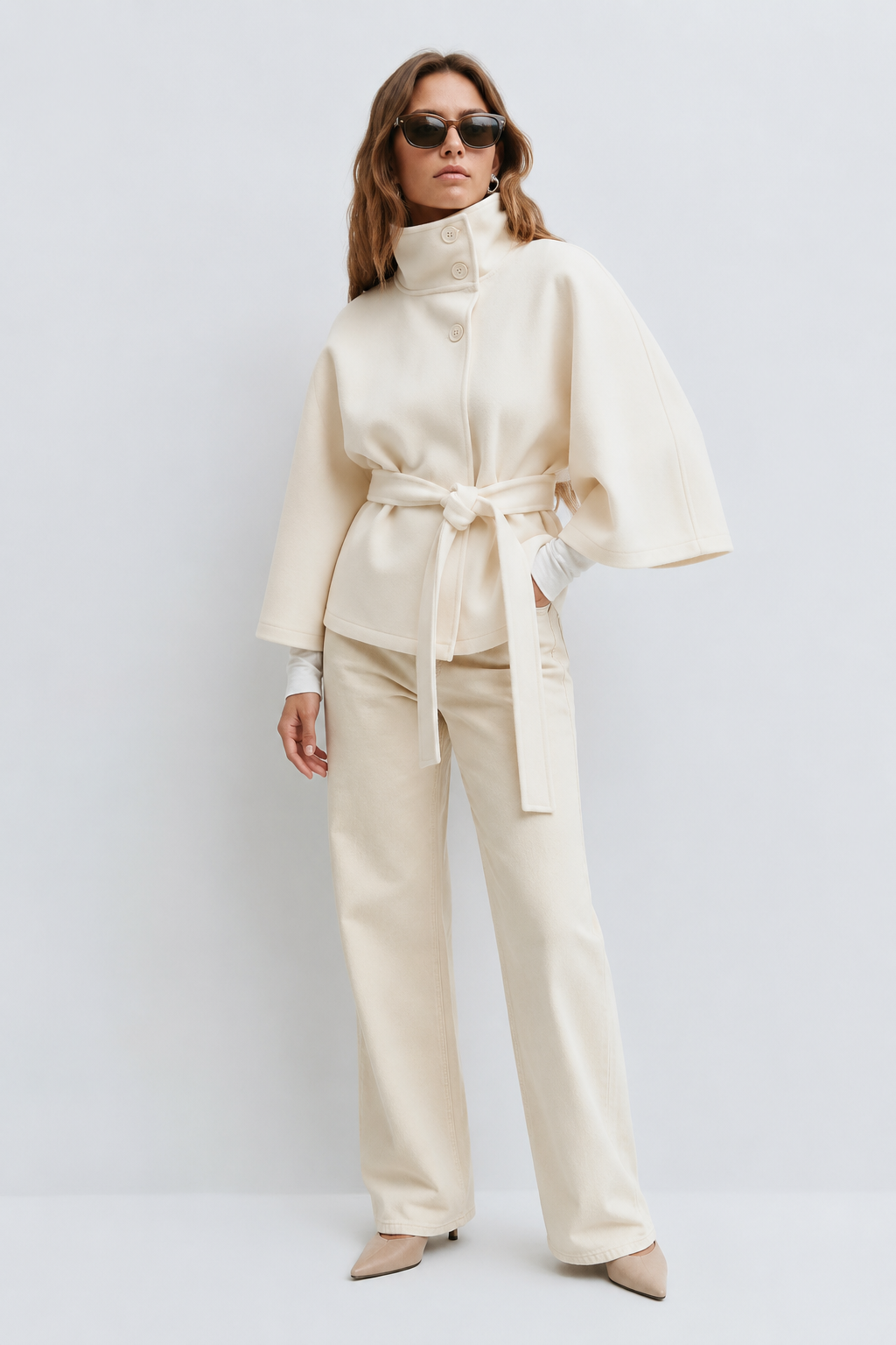 Cape-manteau ceinturée à col montant Amelia — Amielle Paris