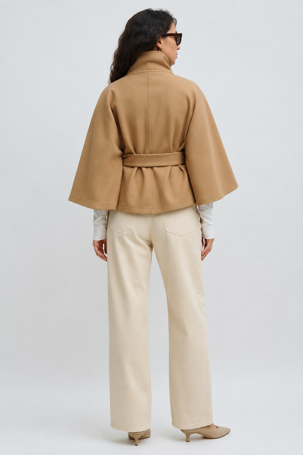 Cape-manteau ceinturée à col montant Amelia — Amielle Paris