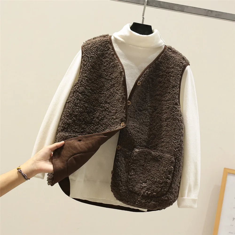 Gilet sans manches en polaire boutonné — Amielle Paris