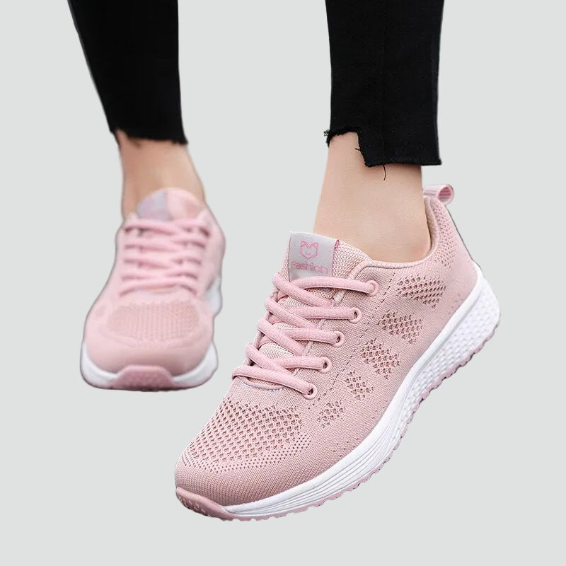 Baskets légères en maille à lacets — Amielle Paris