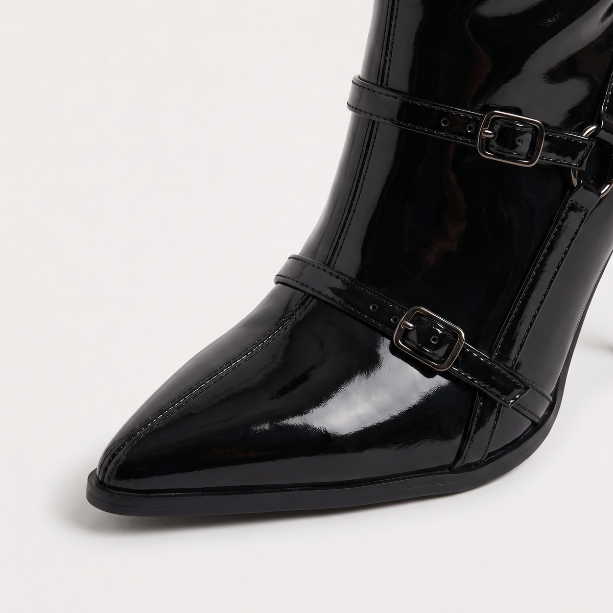 Bottes hautes vernies à brides et talon aiguille — Amielle Paris — vue 3