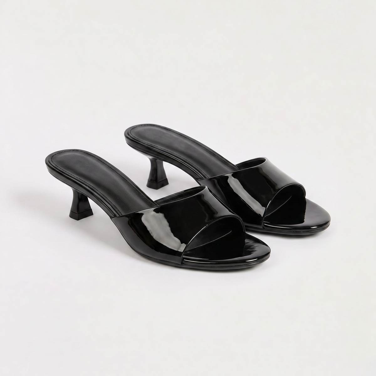 Mules vernies à large bride et bout carré — Amielle Paris — vue 3