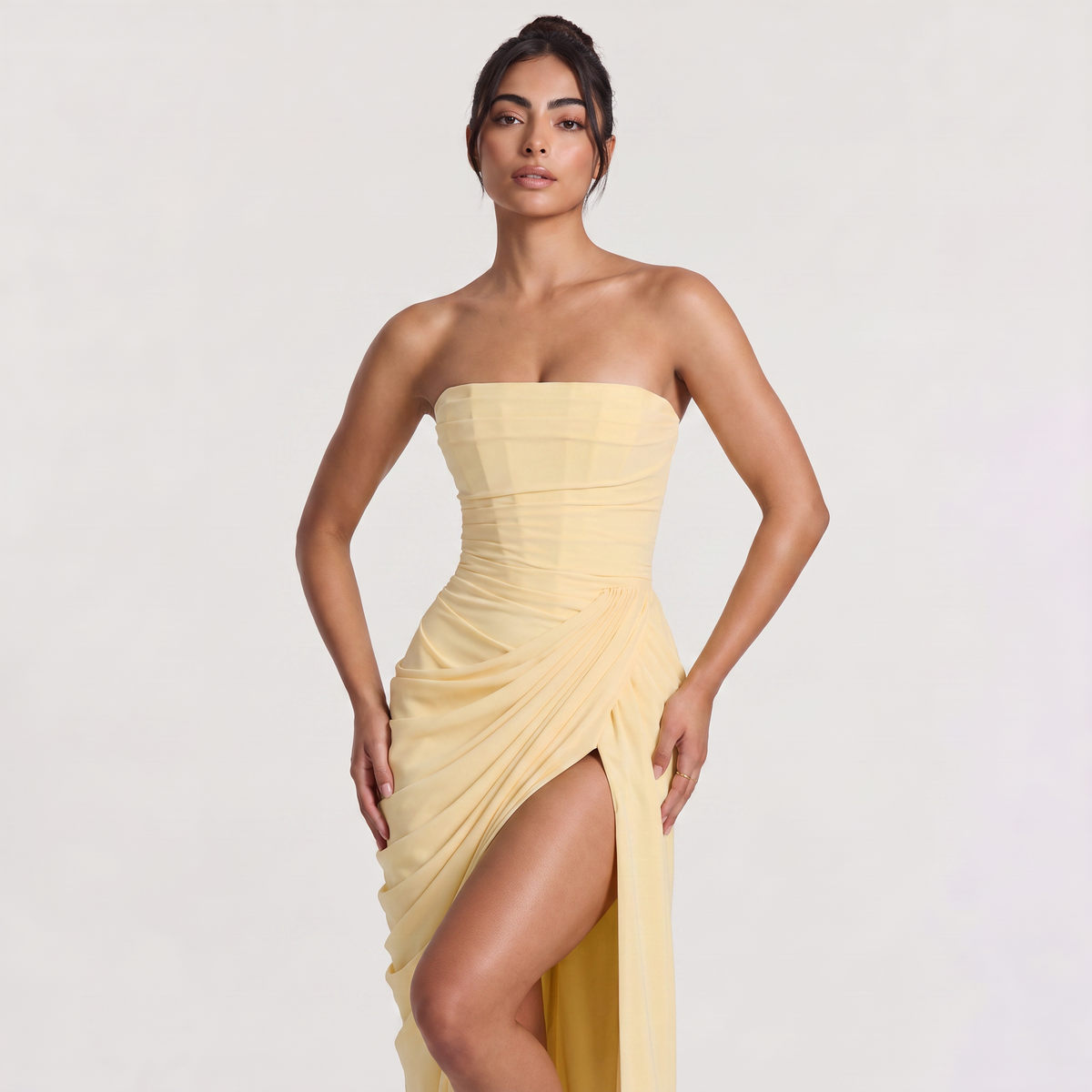 Robe longue bustier drapée à fente latérale — Amielle Paris — vue 4