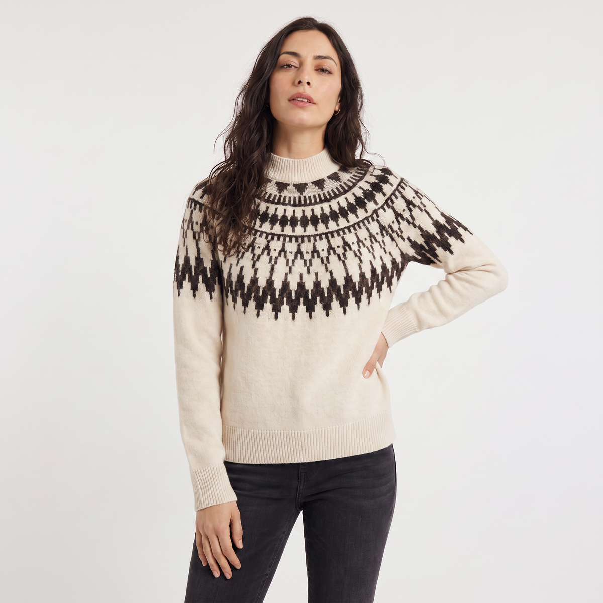 Pull à col montant et empiècement jacquard nordique — Amielle Paris — vue 1