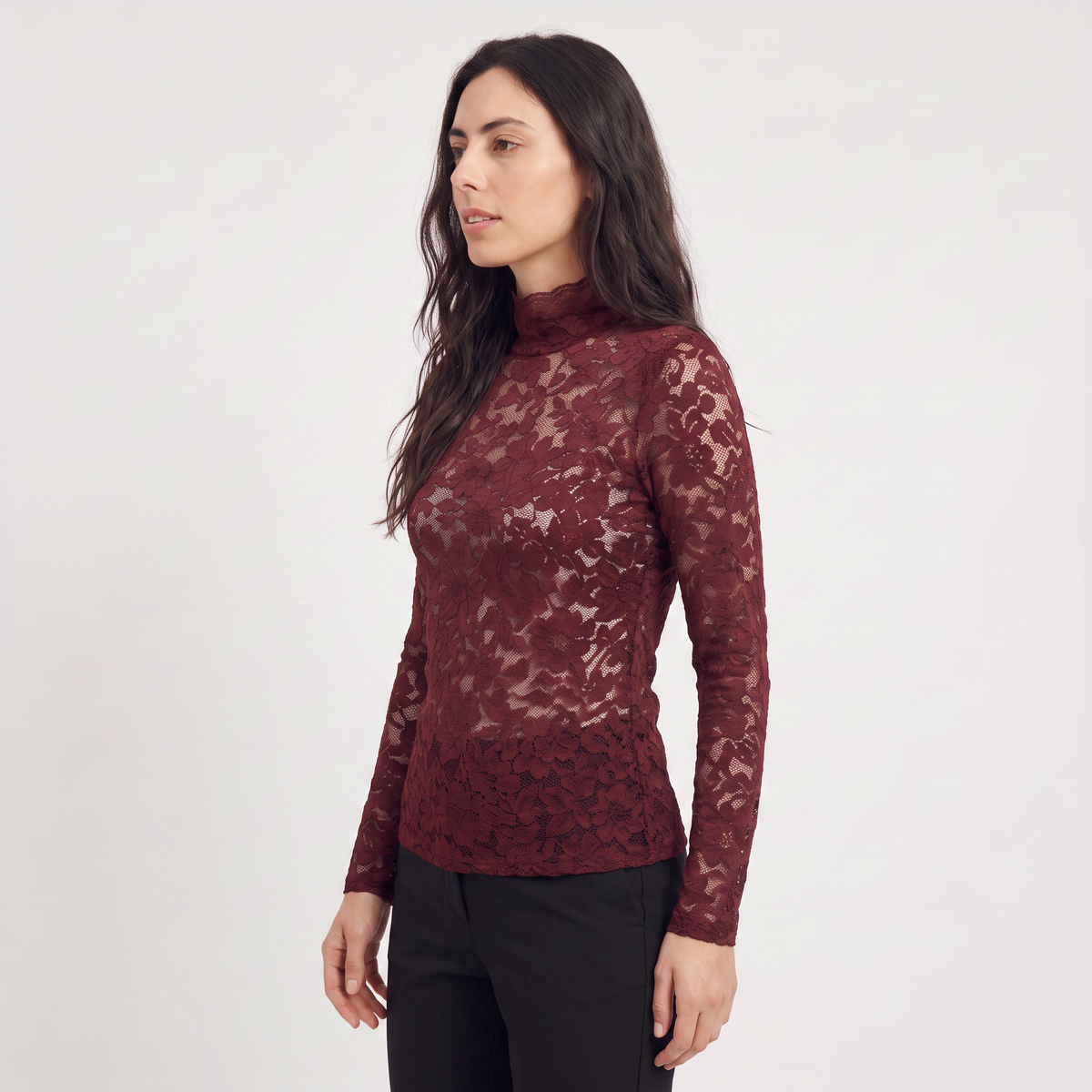 Blouse ajustée en dentelle à col montant — Amielle Paris — vue 4