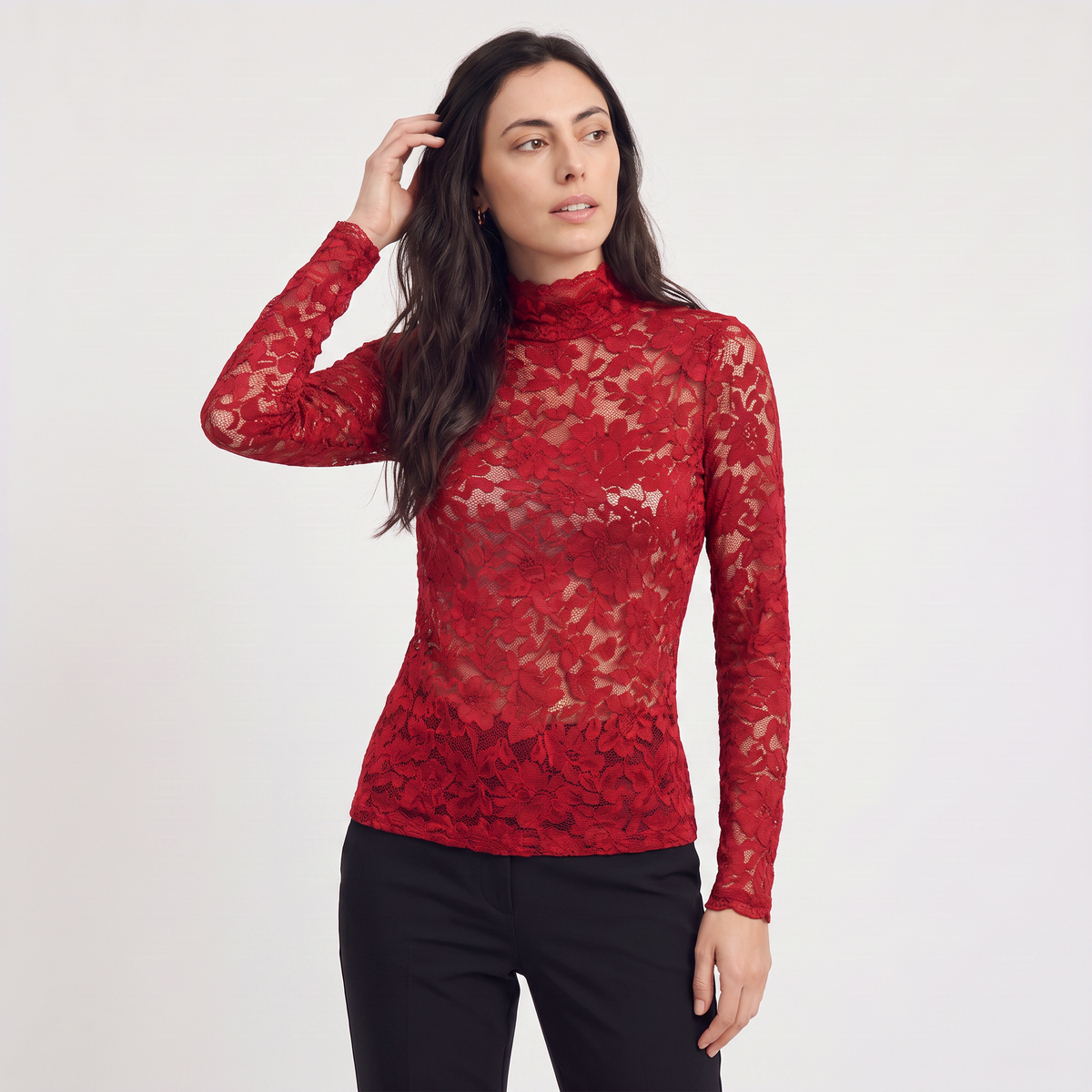 Blouse ajustée en dentelle à col montant — Amielle Paris — vue 9