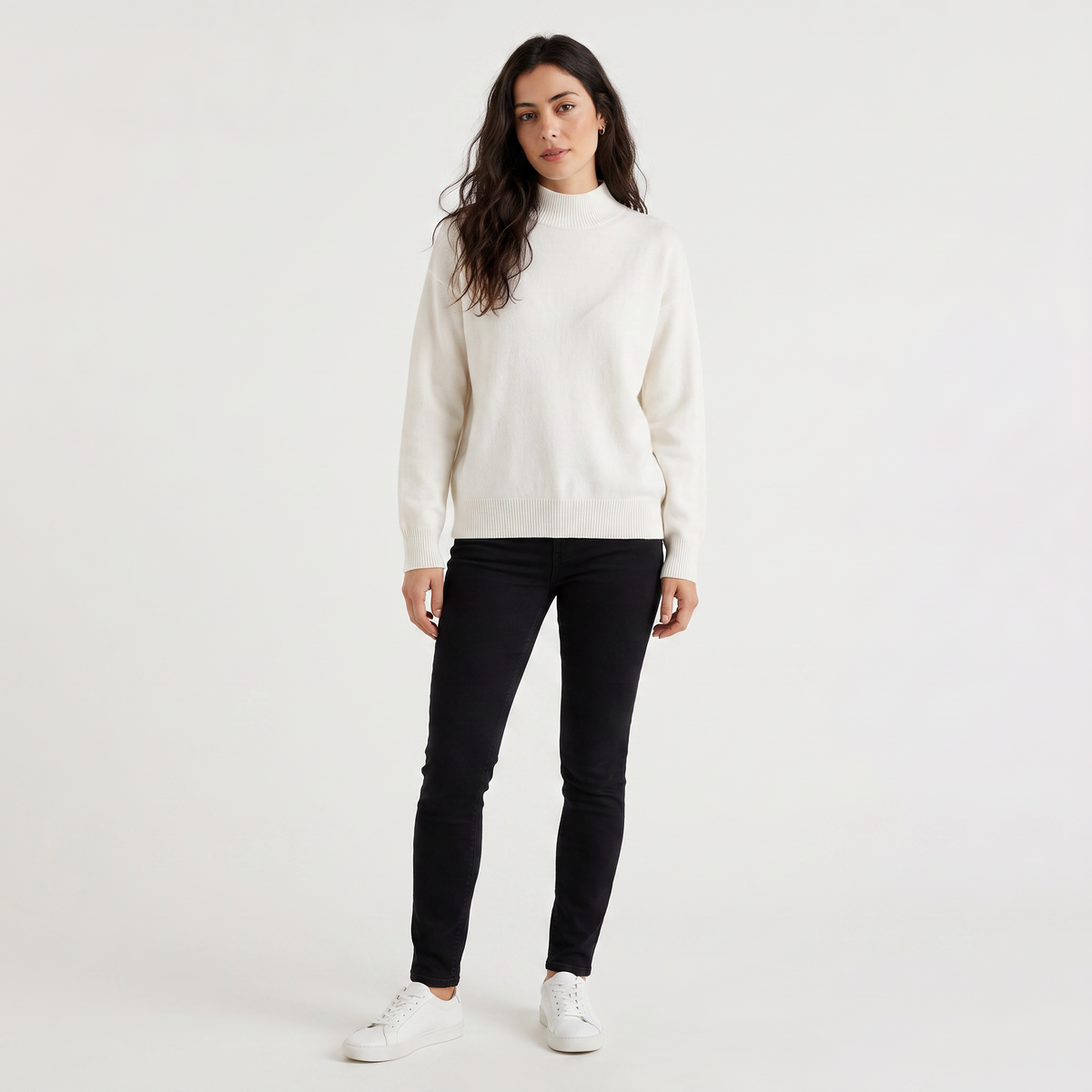 Pull en maille fine à col montant — Amielle Paris — vue 4