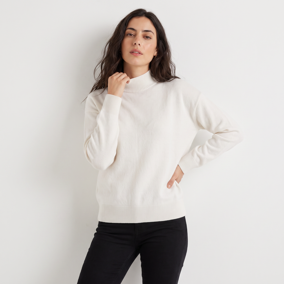 Pull en maille fine à col montant — Amielle Paris — vue 1