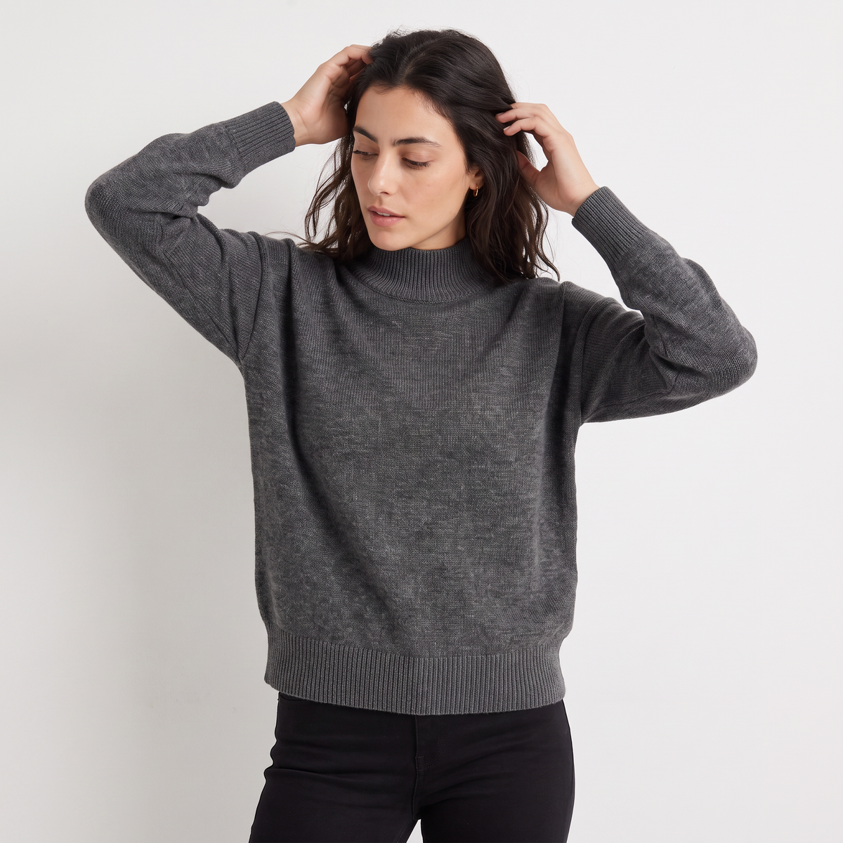 Pull en maille fine à col montant — Amielle Paris — vue 12