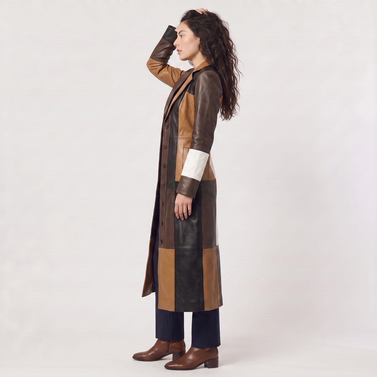 Trench long patchwork aspect cuir — Amielle Paris — vue 3