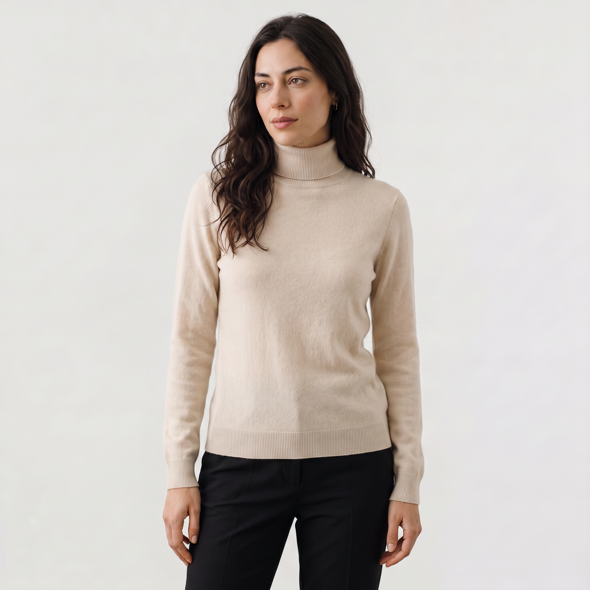 Pull à col roulé en maille fine — Amielle Paris — vue 1