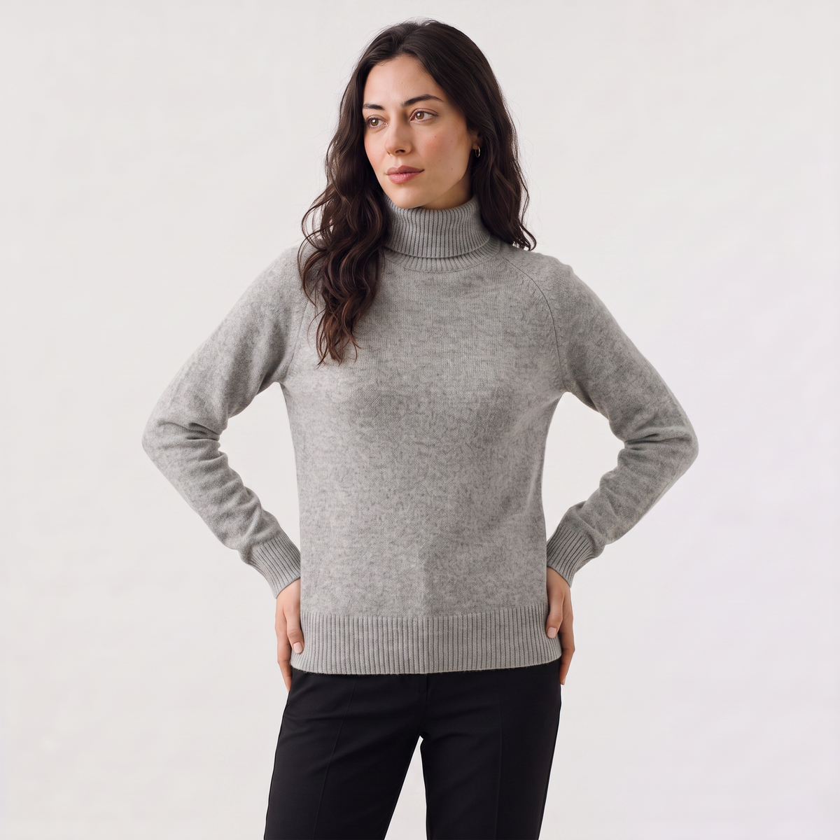 Pull à col roulé en maille fine — Amielle Paris — vue 10