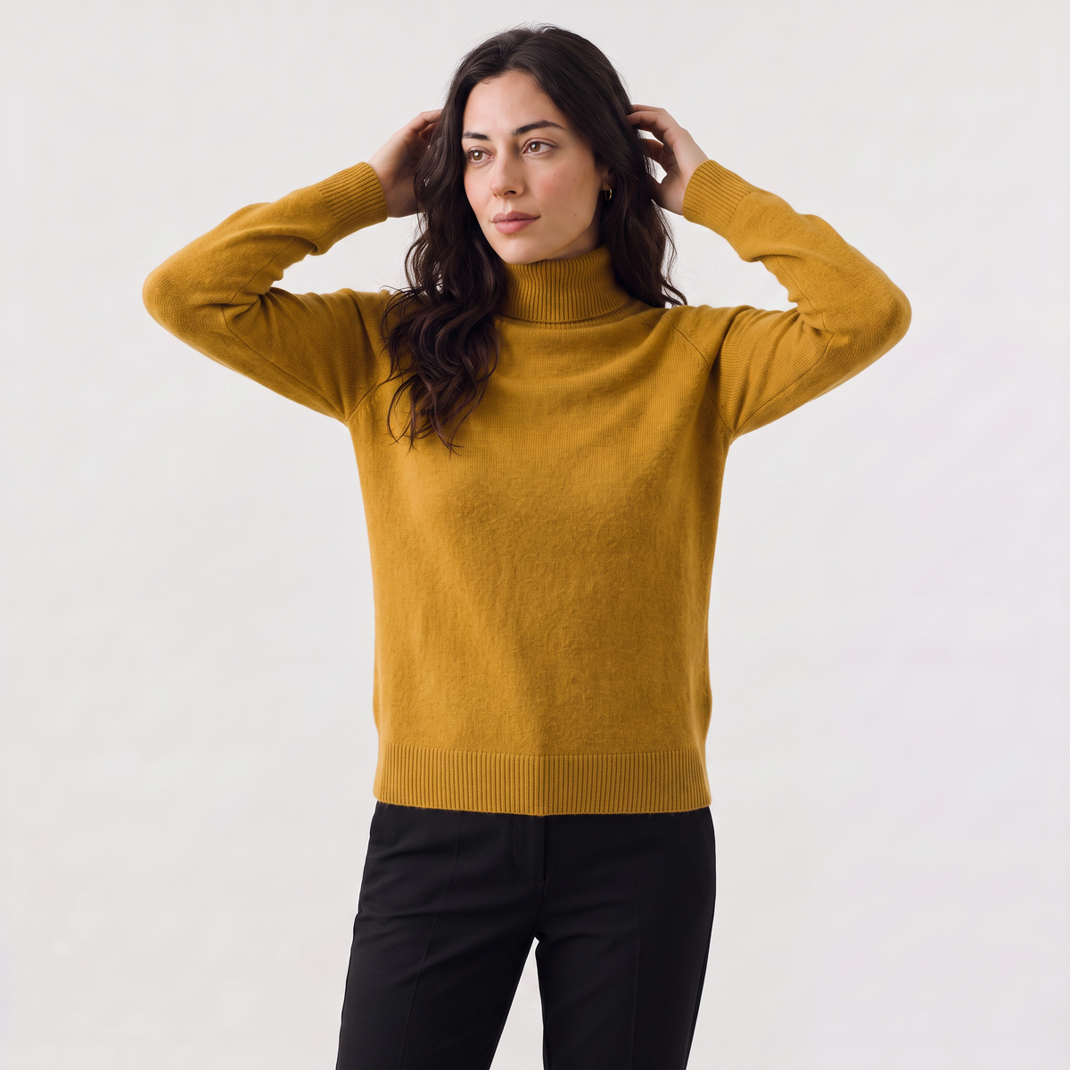 Pull à col roulé en maille fine — Amielle Paris — vue 12