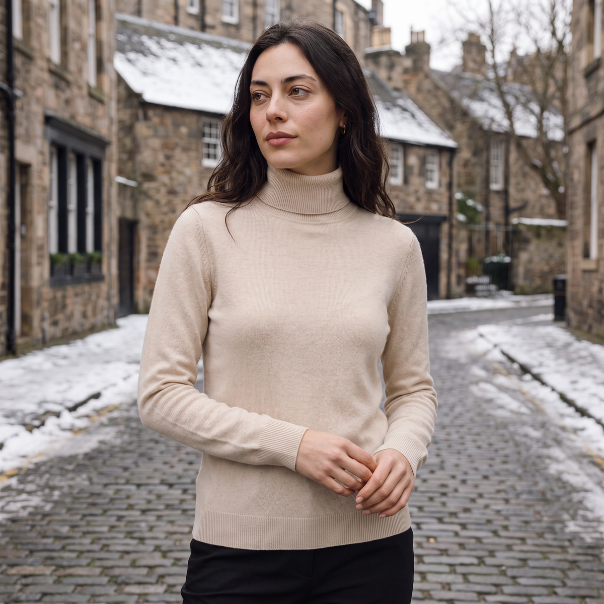 Pull à col roulé en maille fine — Amielle Paris — vue 2