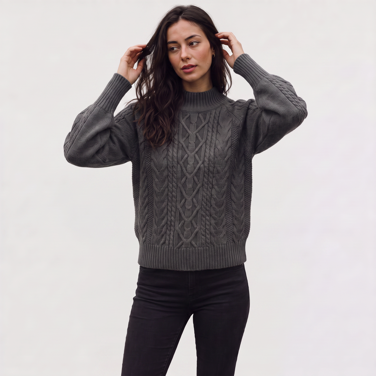 Pull torsadé à petit col montant et manches raglan — Amielle Paris — vue 9