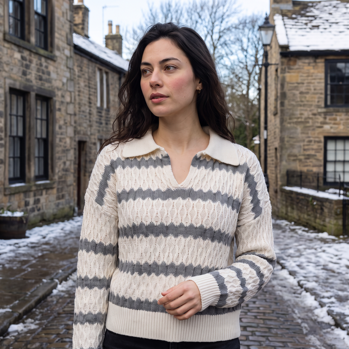 Pull rayé à col rabattu et maille ajourée — Amielle Paris — vue 2