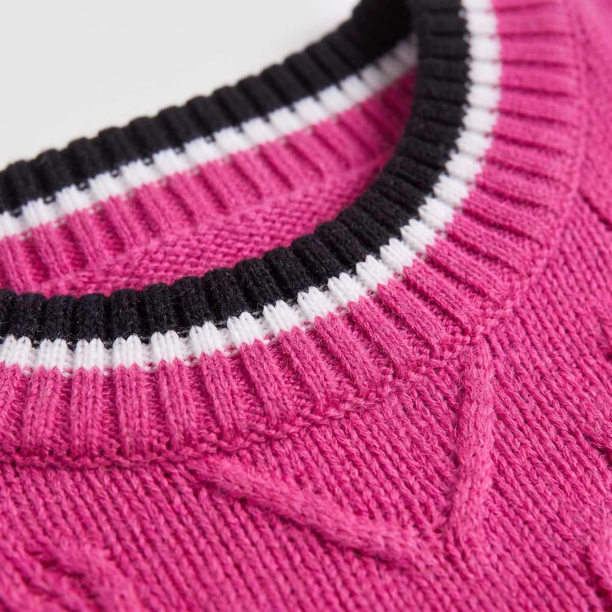 Pull à col et poignets rayés contrastants — Amielle Paris — vue 6