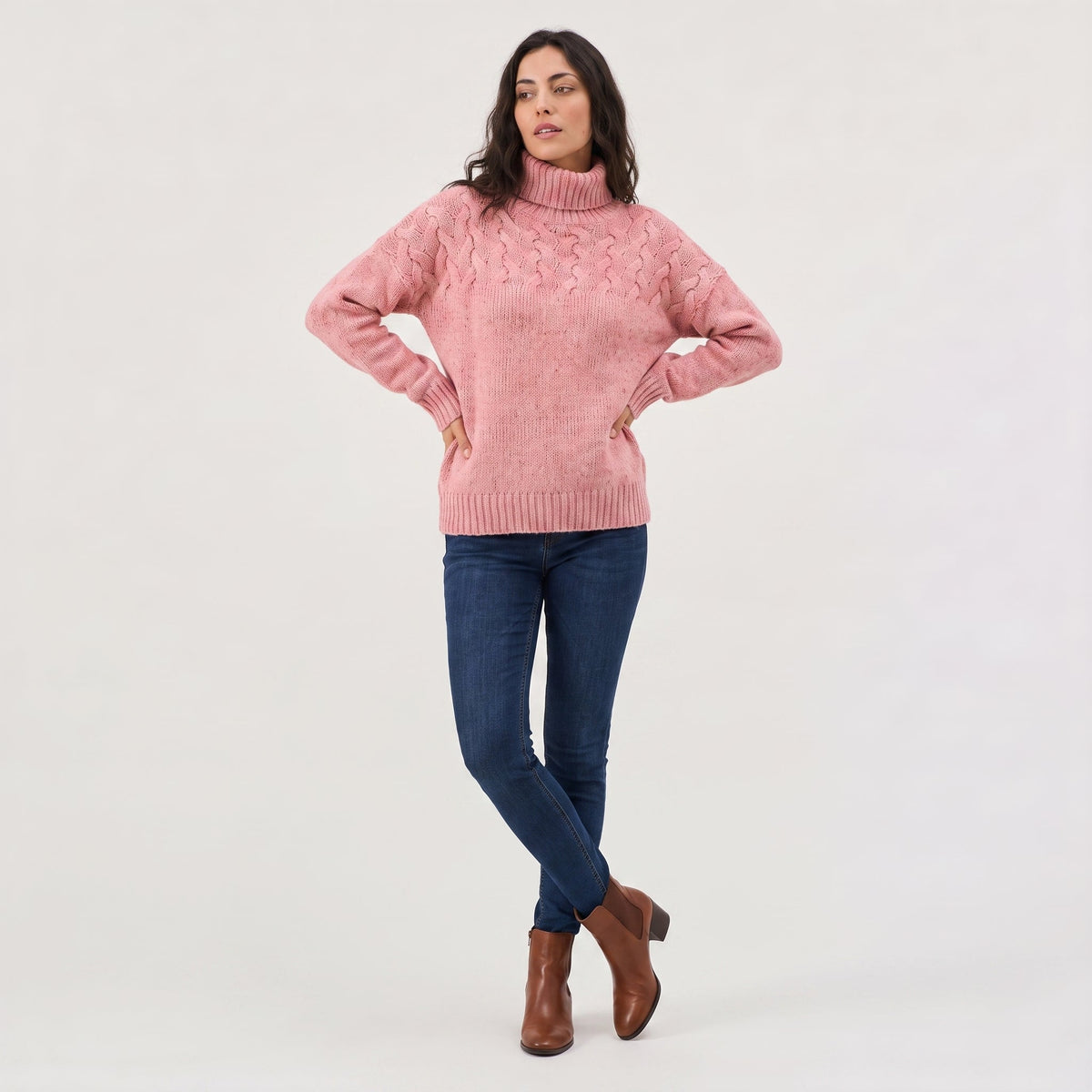 Pull décontracté en maille à col roulé — Amielle Paris — vue 4