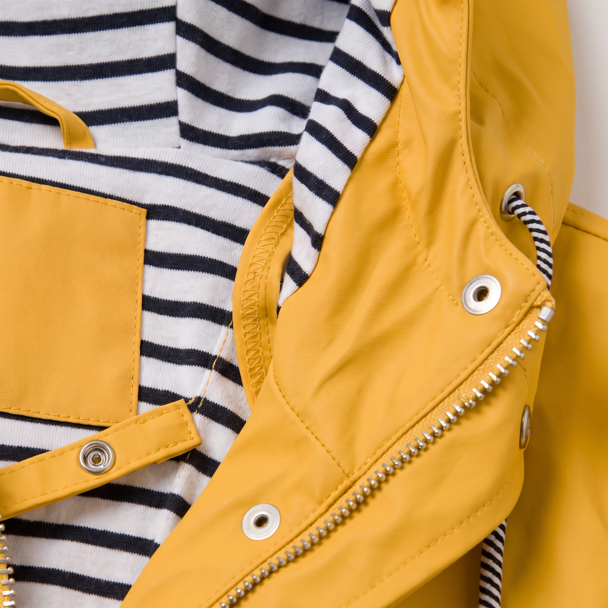 Veste légère à capuche réglable — Amielle Paris — vue 6