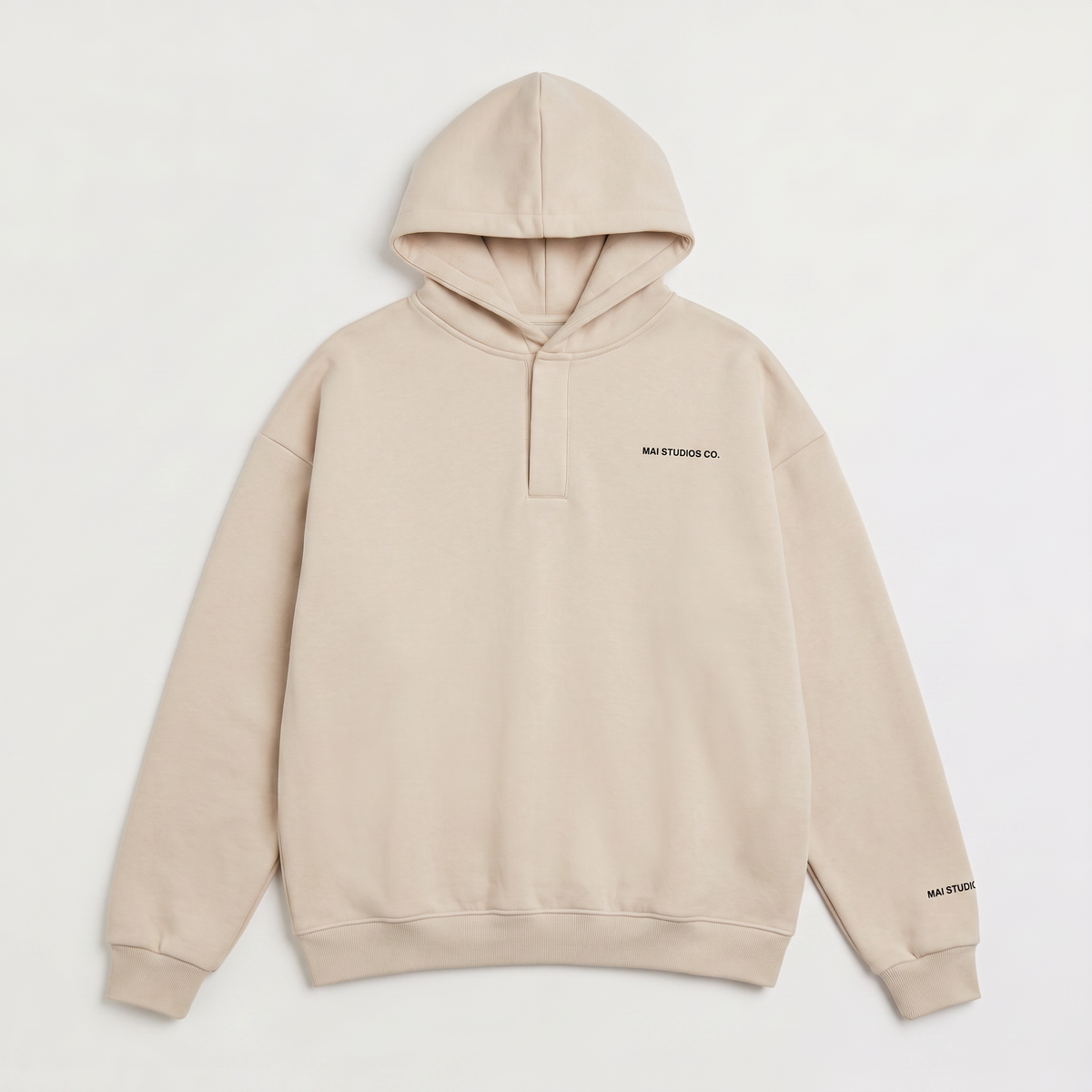 Sweat ample à capuche et encolure en V — Amielle Paris — vue 7