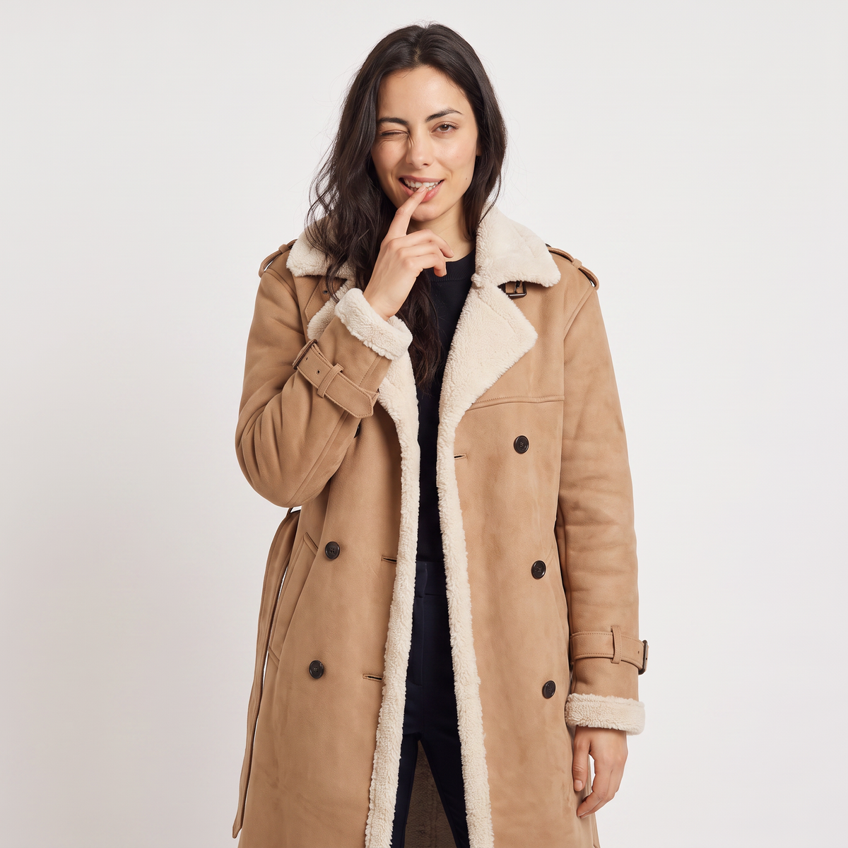 Manteau aviateur long ceinturé à bordures sherpa — Amielle Paris — vue 3