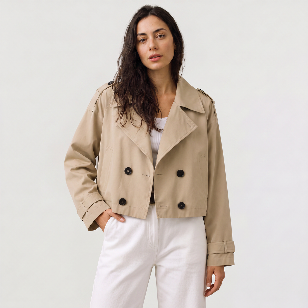 Trench court croisé à larges revers — Amielle Paris — vue 8