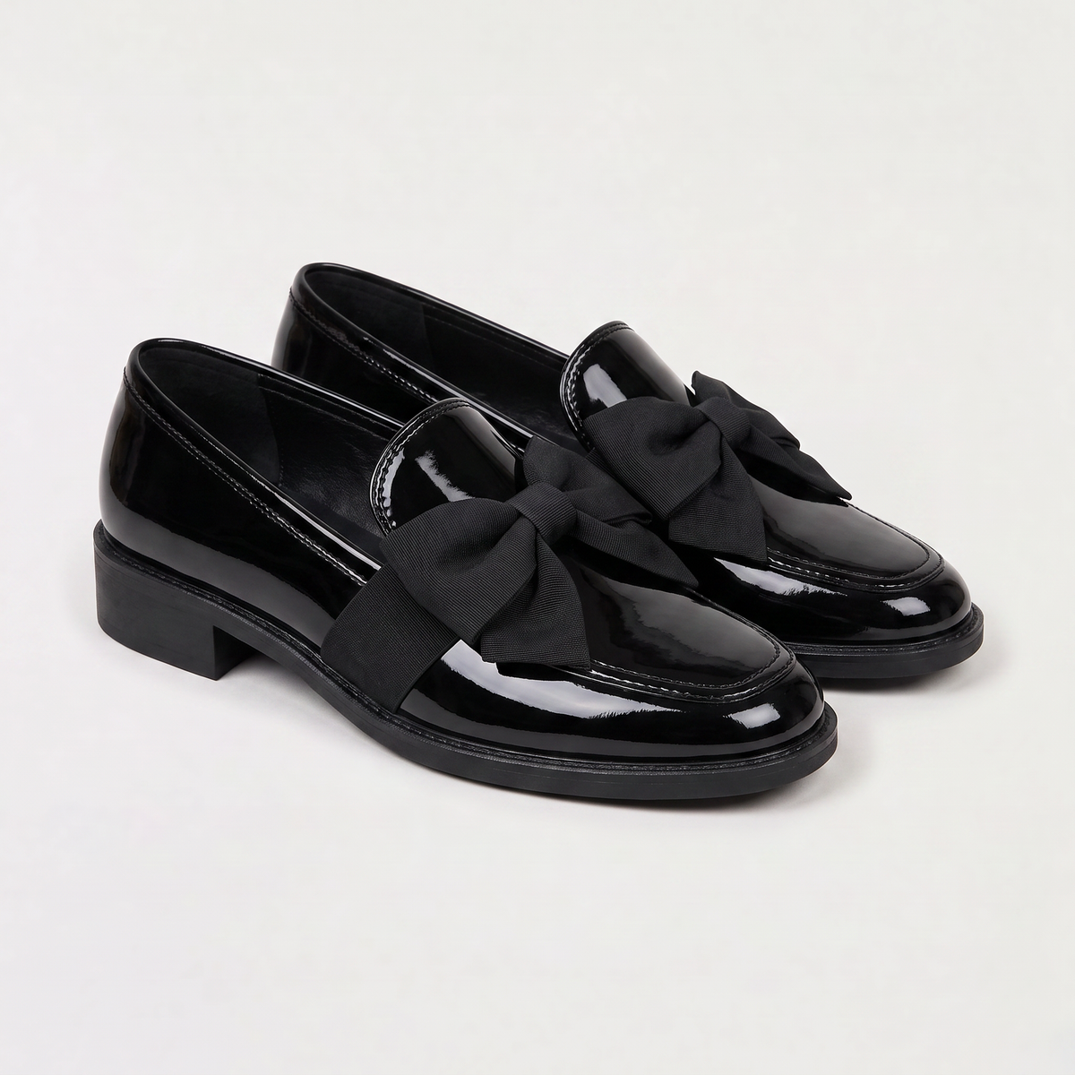 Mocassins vernis à grand nœud et bout carré — Amielle Paris — vue 3