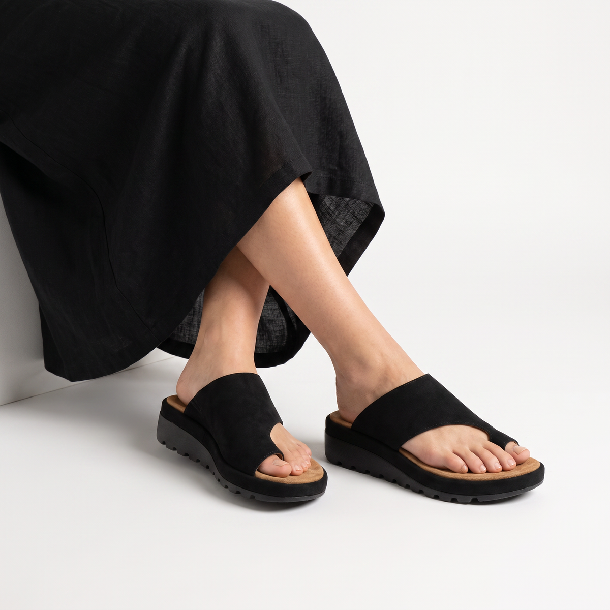 Sandales à bride d’orteil et semelle compensée — Amielle Paris — vue 5