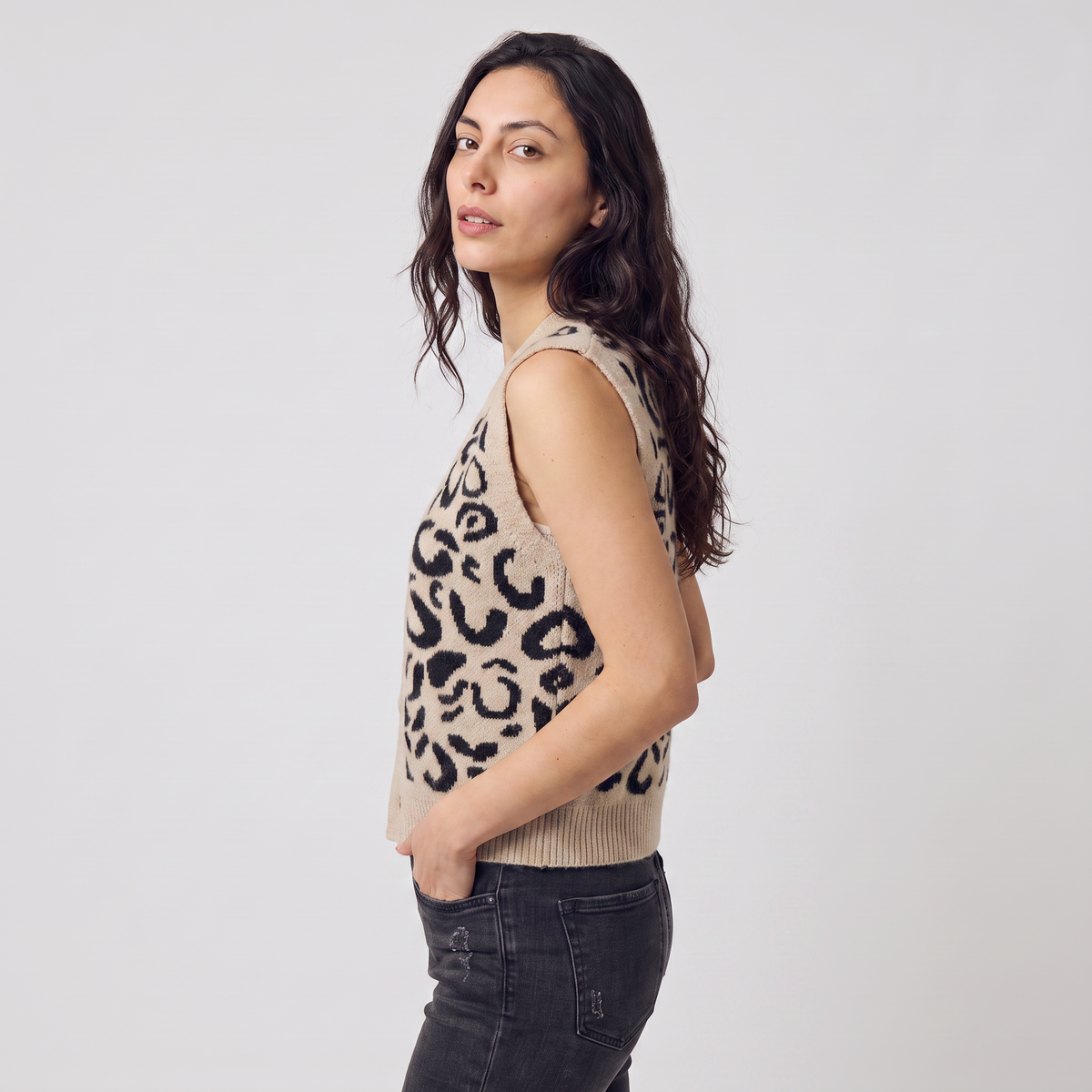 Gilet en maille sans manches à motifs contrastés — Amielle Paris — vue 4