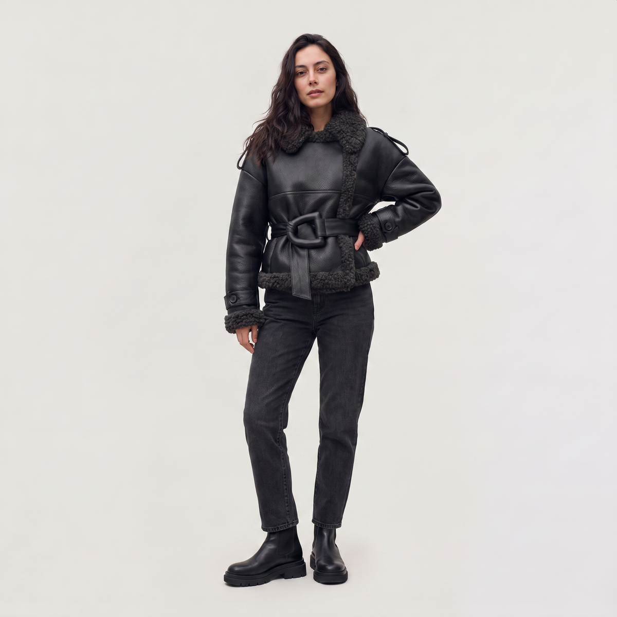 Blouson aviateur court ceinturé à grand col — Amielle Paris — vue 6